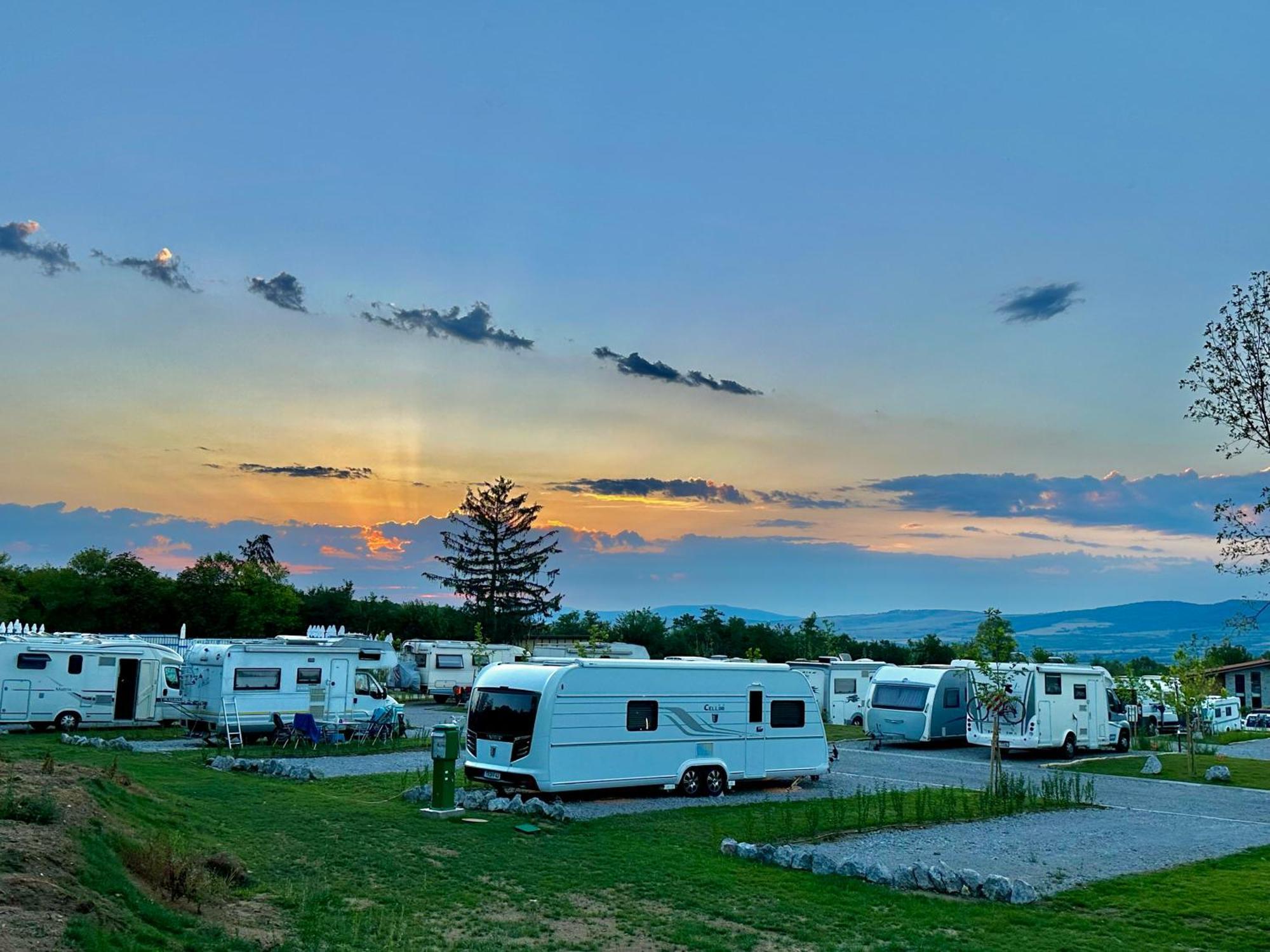 7 Lakes Camping Sapareva Banya Dış mekan fotoğraf